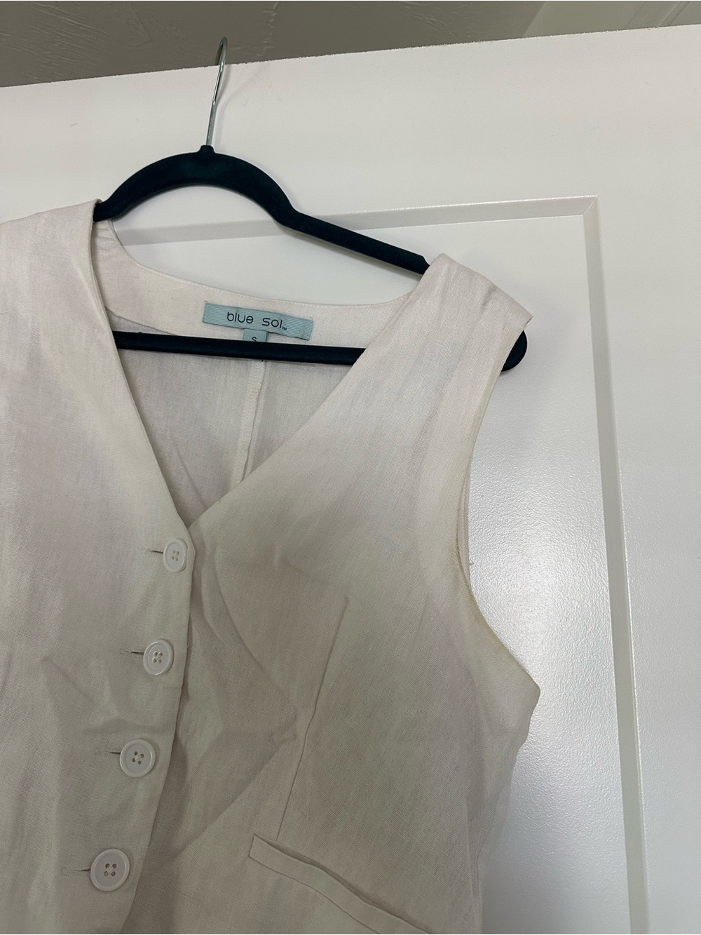 Button-Front Linen Vest - Picture 2 of 5